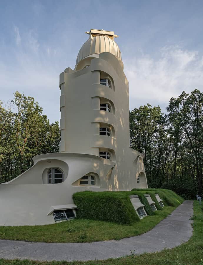 Einstein Tower, Potsdam, Germany: an example of Expressionism