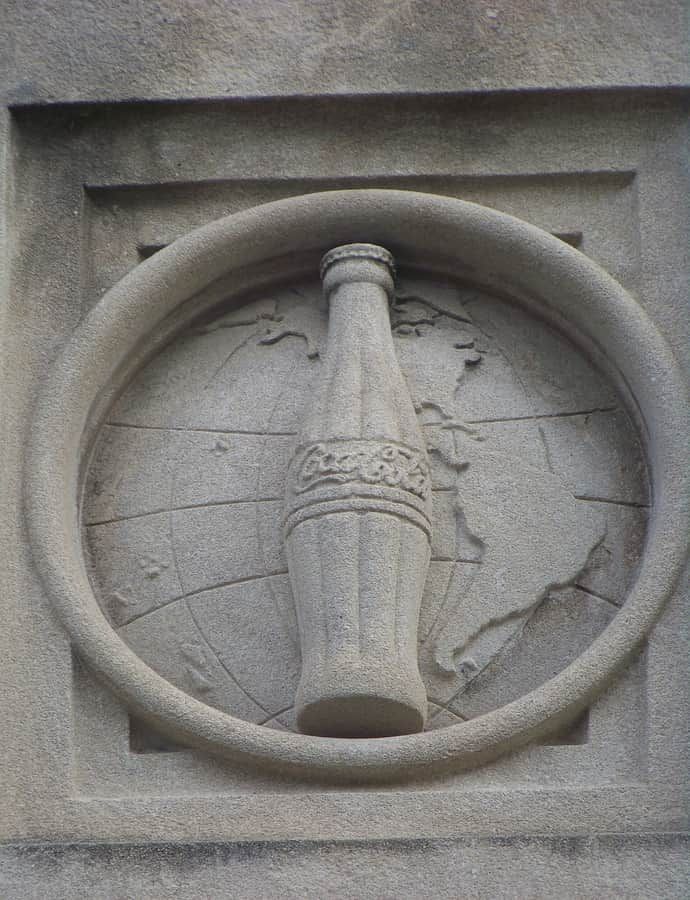 Coca-Cola Building, Los Angeles: an example of Streamline Moderne