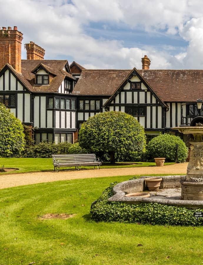 Ascott House, Wing, England