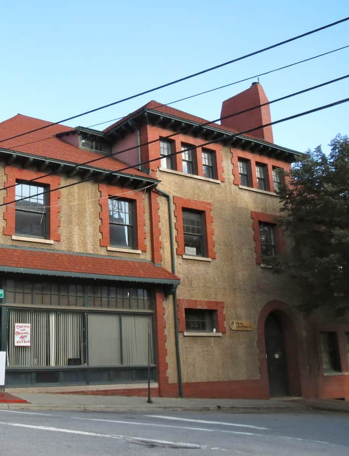 Young Men's Institute Building