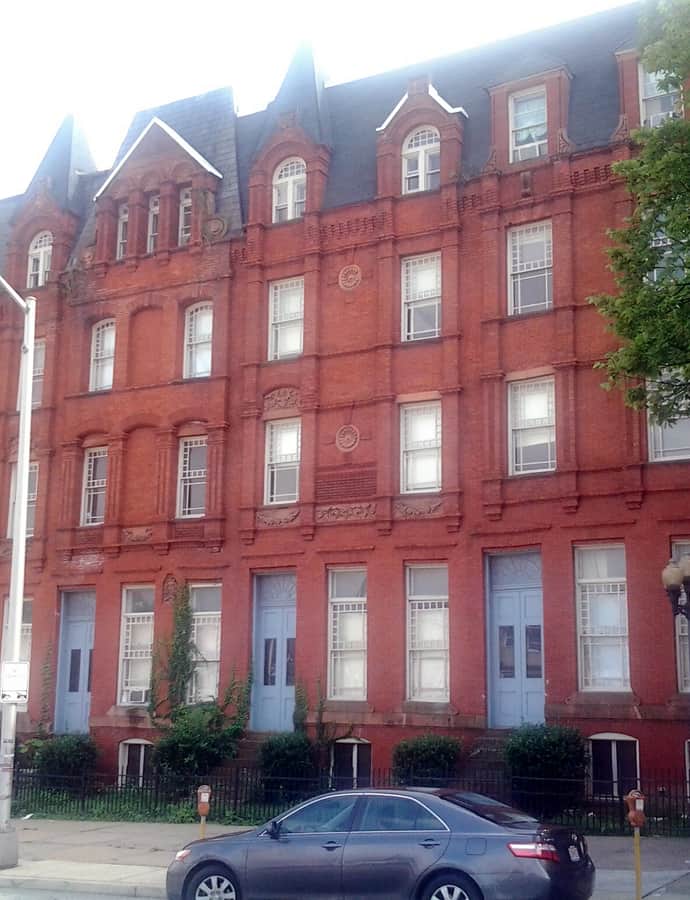 Rowhouses at 303-327 East North Avenue