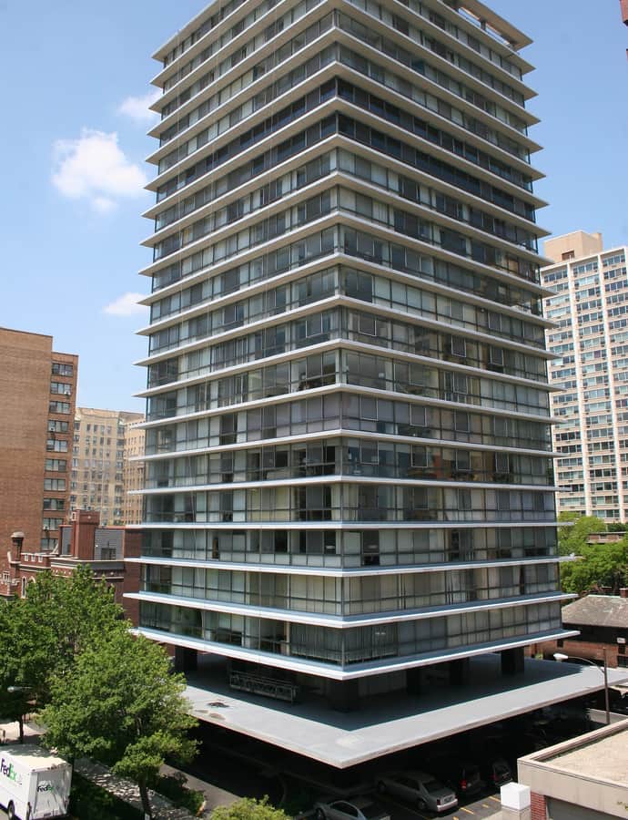 Building at 320 West Oakdale Avenue
