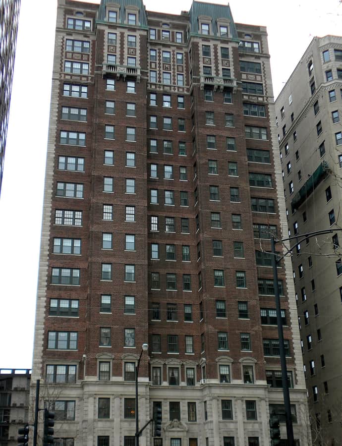 Building at 399 West Fullerton Parkway