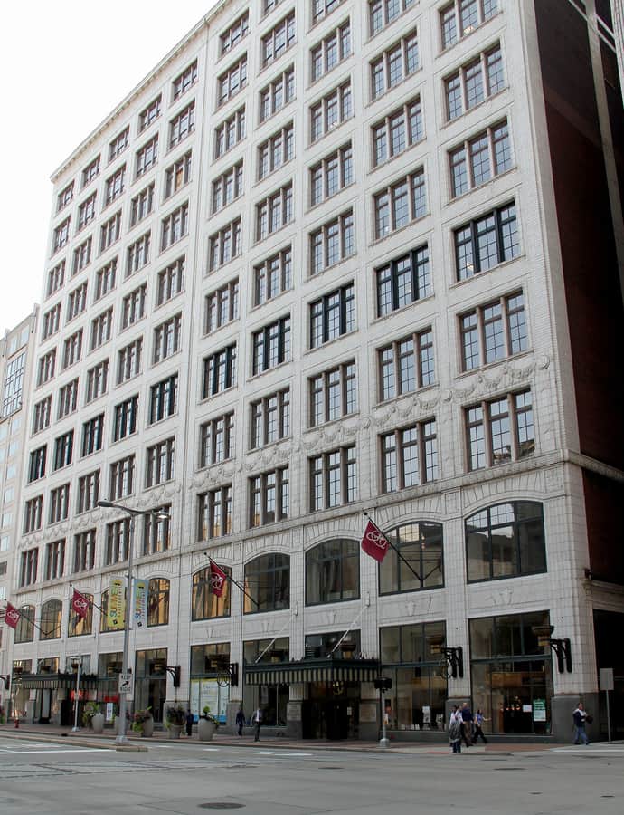 Halle Building
