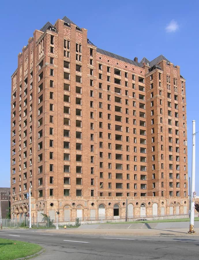 Lee Plaza