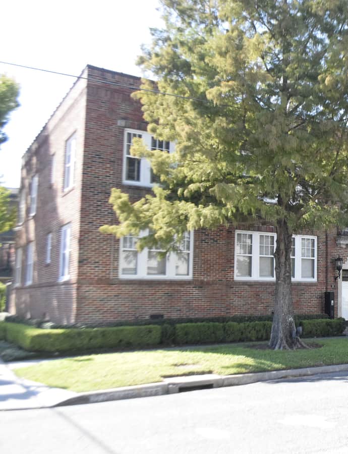 Benjamin Apartments