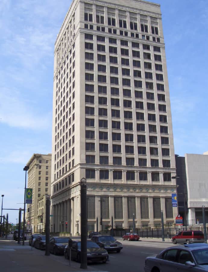 925 Grand