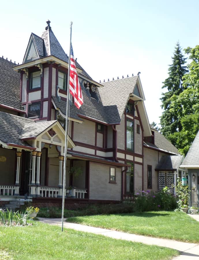 Darius B. Moon House
