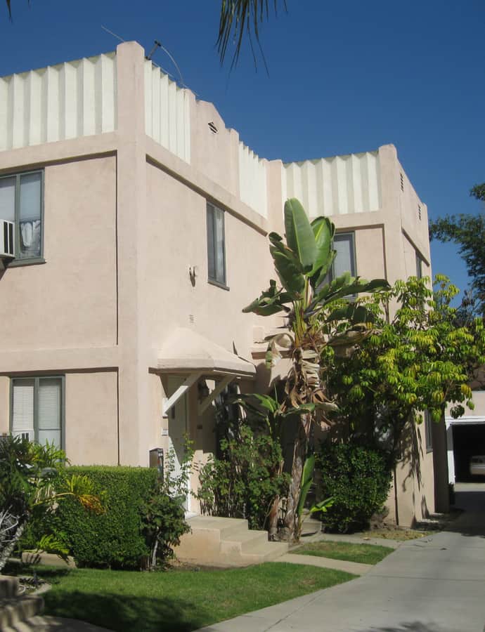 Court at 744-756½ S. Marengo Ave.