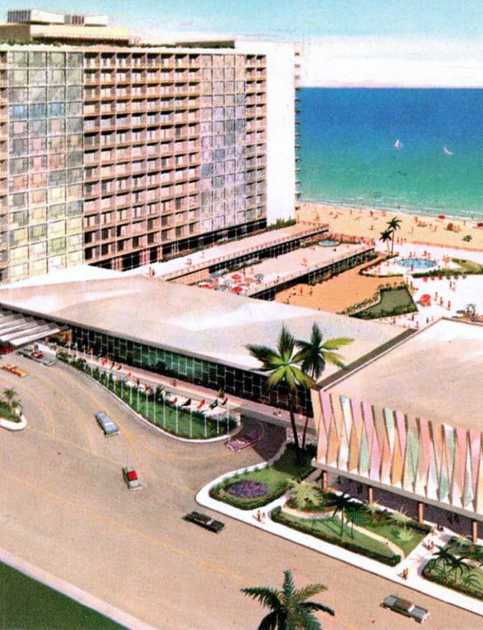 Carillon Hotel