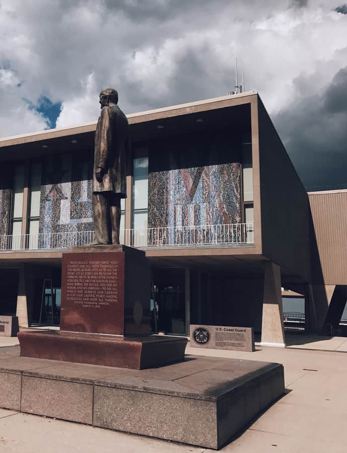 Milwaukee County War Memorial