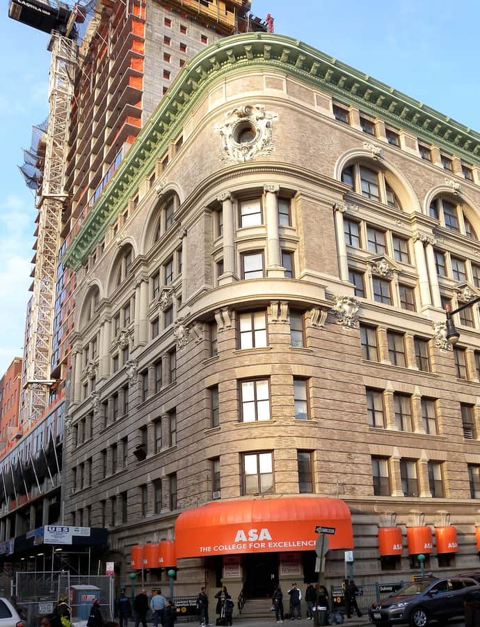 81 Willoughby Street