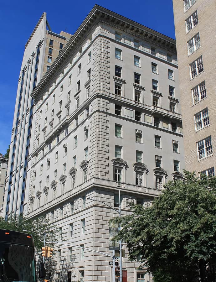 998 Fifth Avenue Apartment House