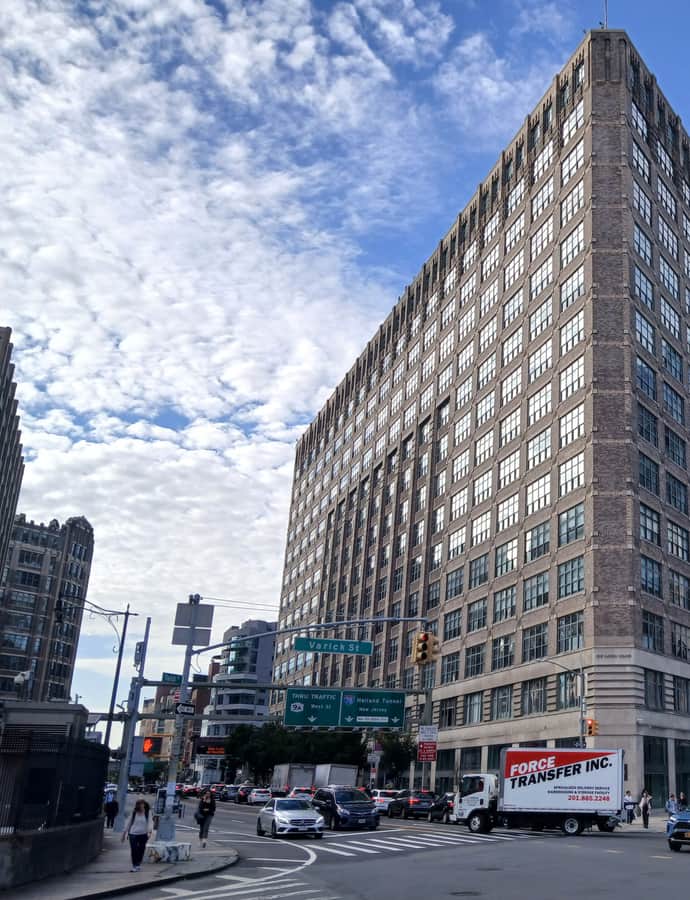 Holland Plaza Building