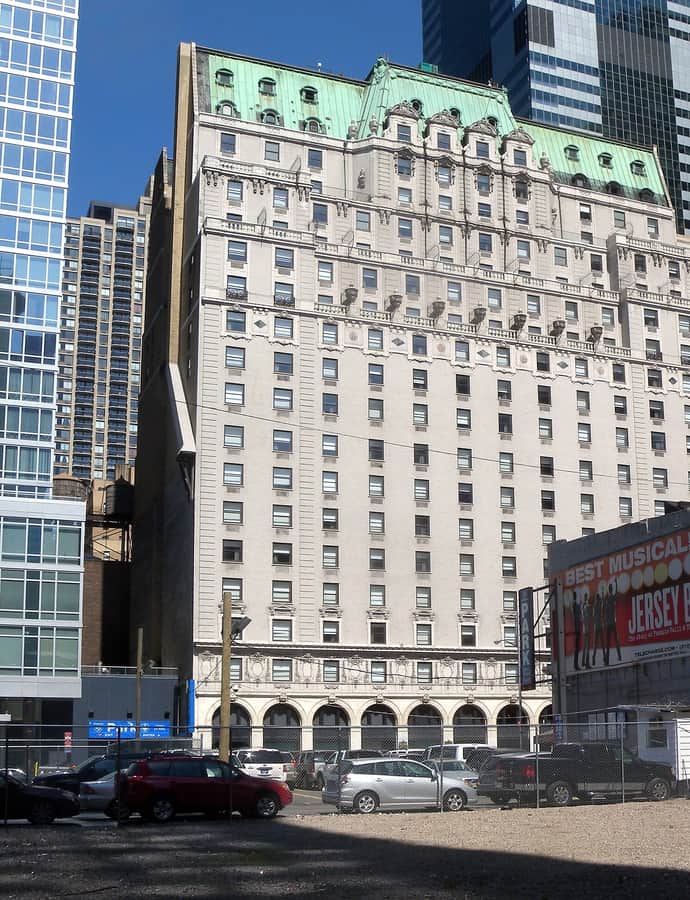 Paramount Hotel