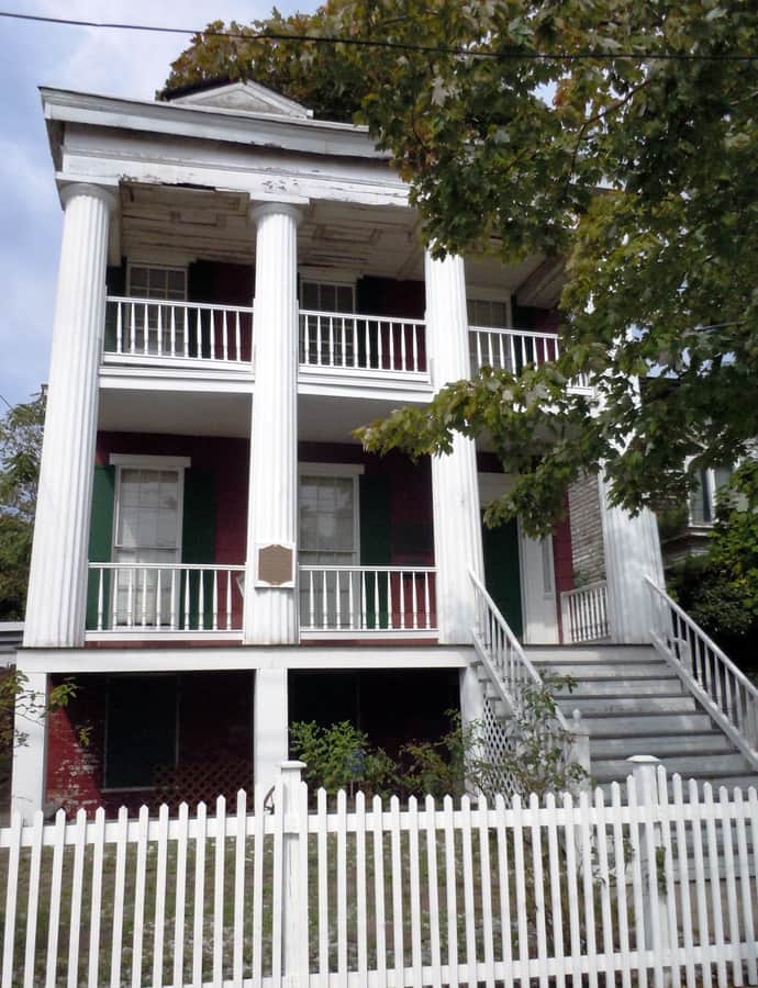364 Van Duzer Street House