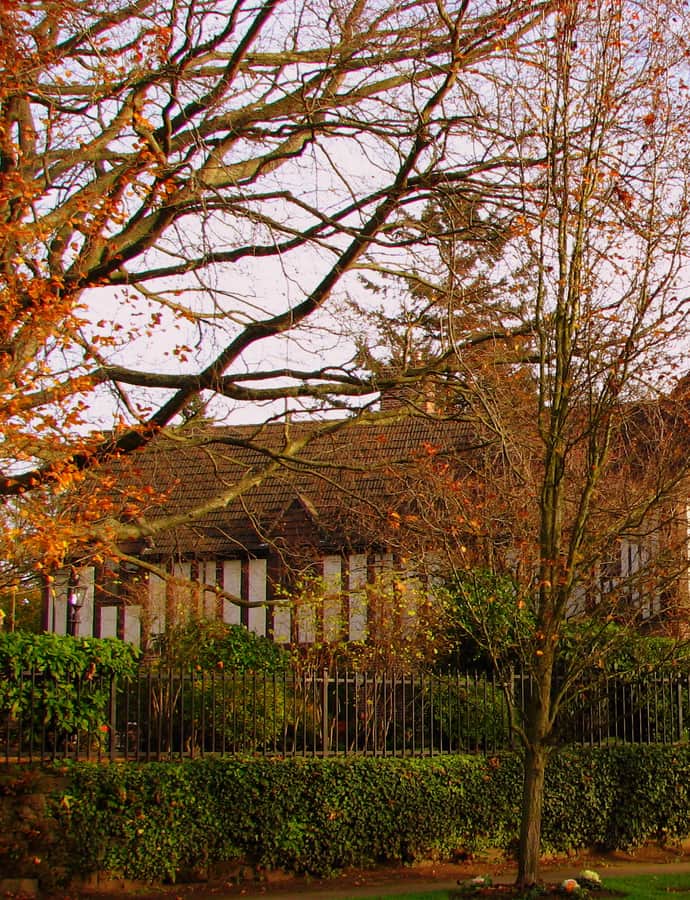 Autzen, Thomas, Residence