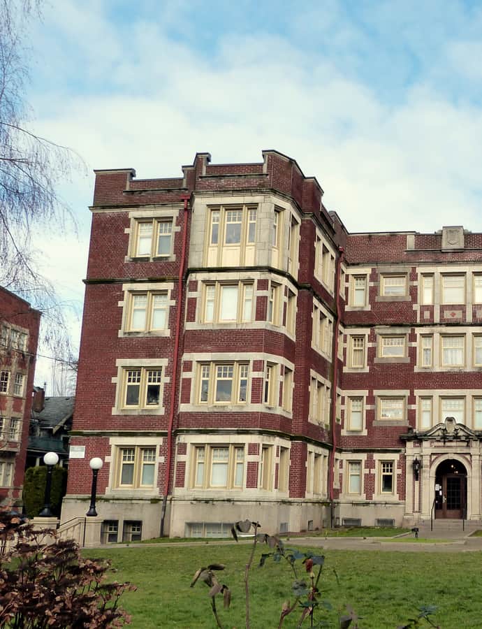Belle Court Apartments