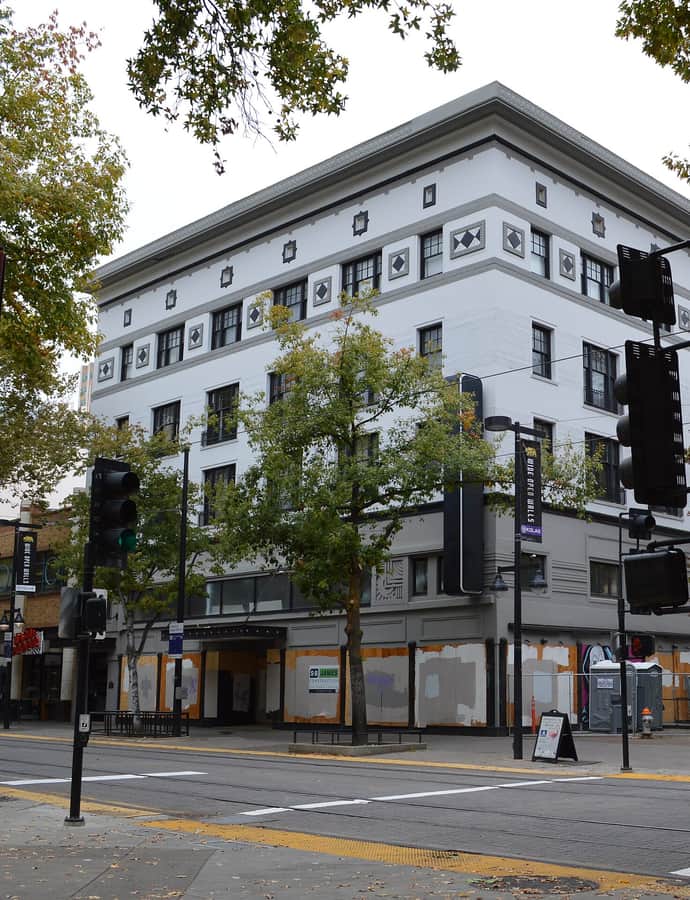 Mohr and Yoerk Market