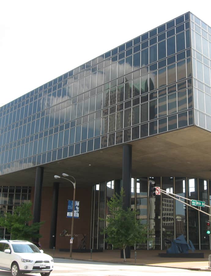 700 Market