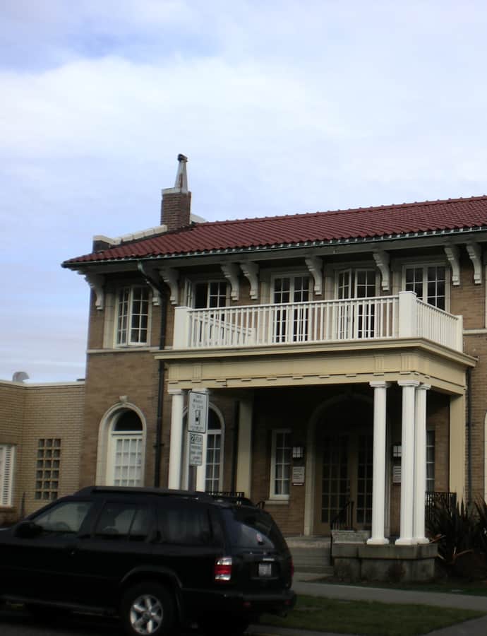 C. O. Lynn, Co. Funeral Home
