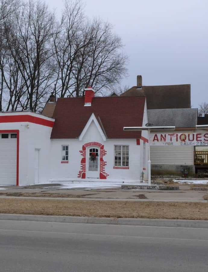 Hughes Conoco Service Station