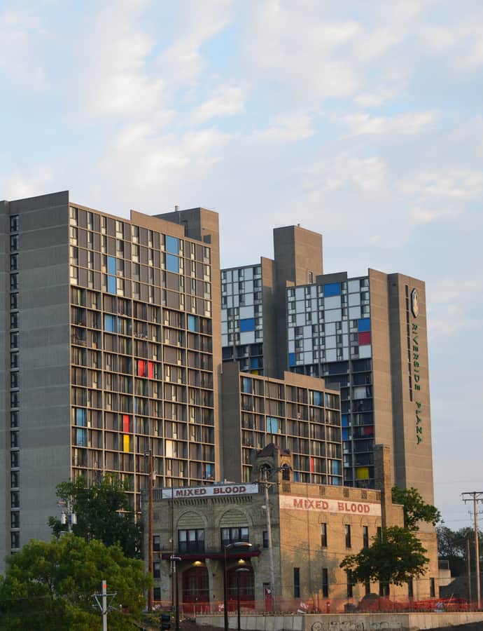 Riverside Plaza